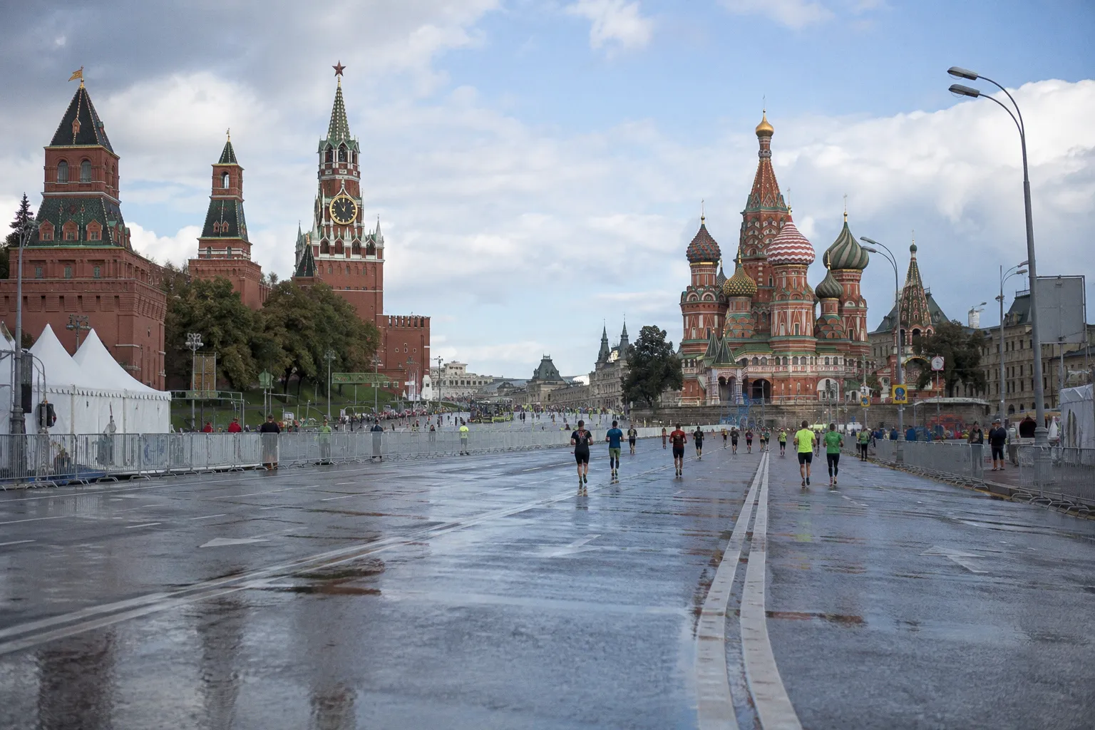 Московский марафон: соревнования по бегу пройдут в центре города 26 и 27 сентября